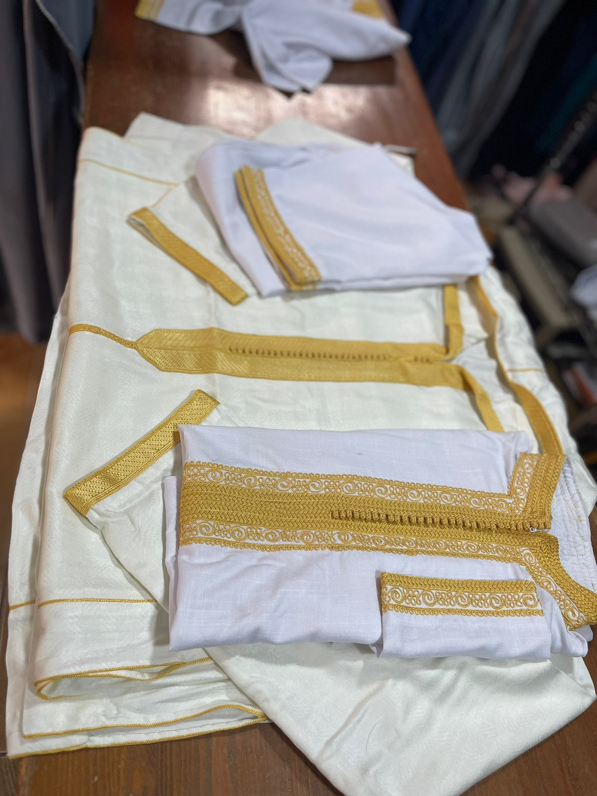Weiß & Gold für Feste und Hochzeiten