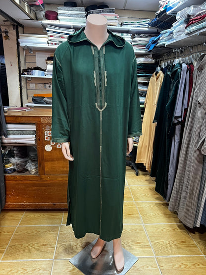 Djellaba mit maschineller Dbanah-Bestickung