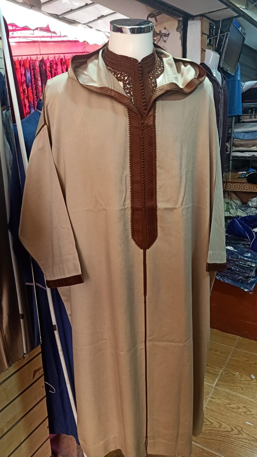 Mlifa-Djellaba mit Jabadour (Hand- und Maschinennaht)