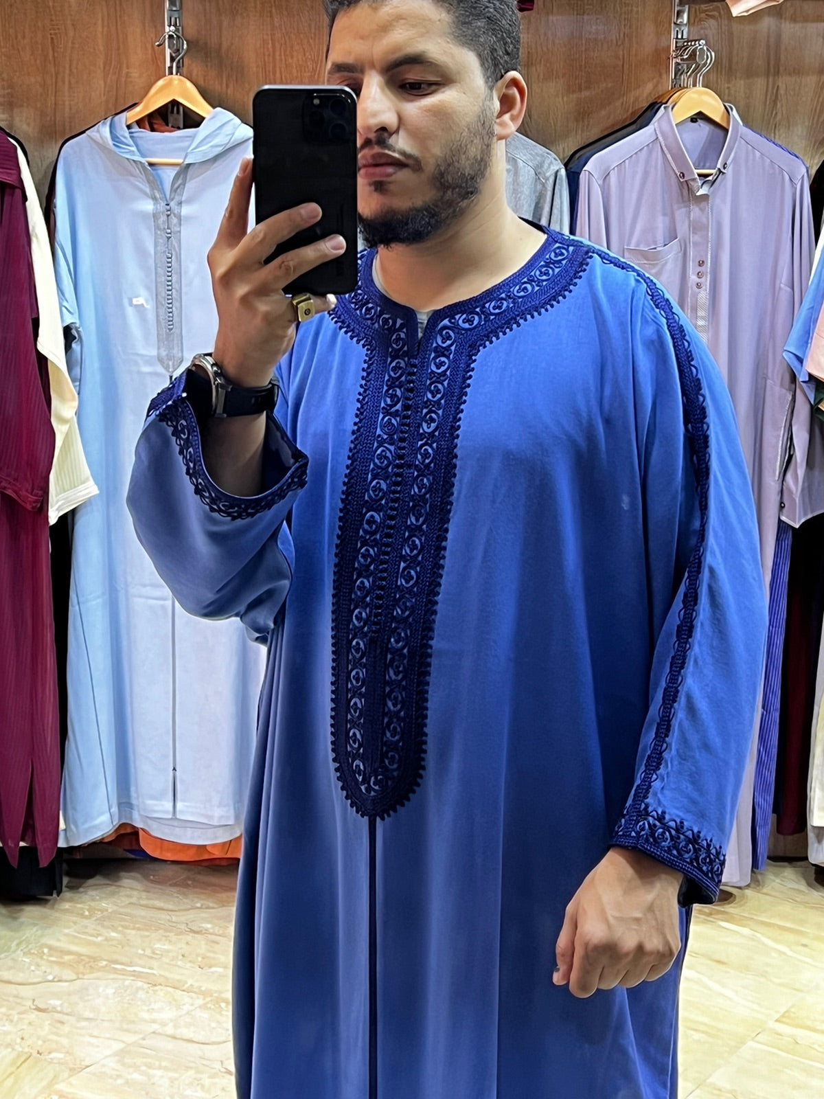 Neuer Djellaba-Stil mit besonderer Verzierung